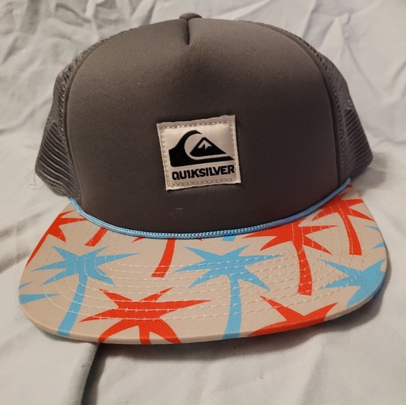 Quiksilver Other - Quicksilver palm tree mashed snap back baseball cap OS